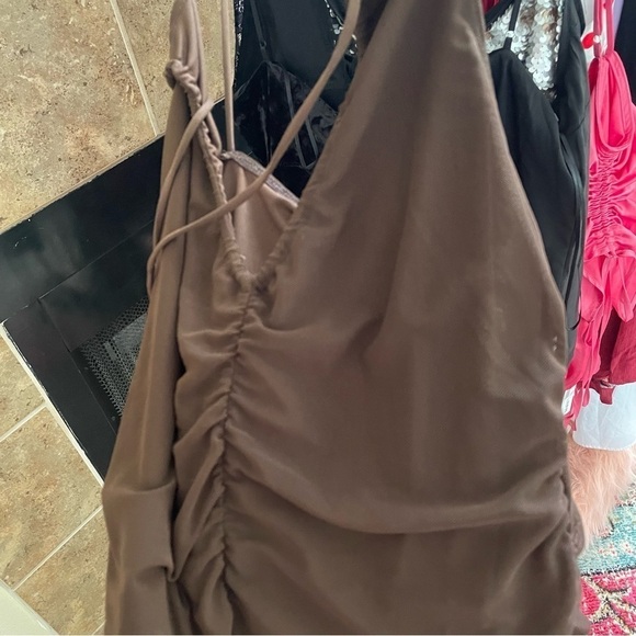 Motel Chocolate ruched mini bodycon dress - Picture 9 of 10